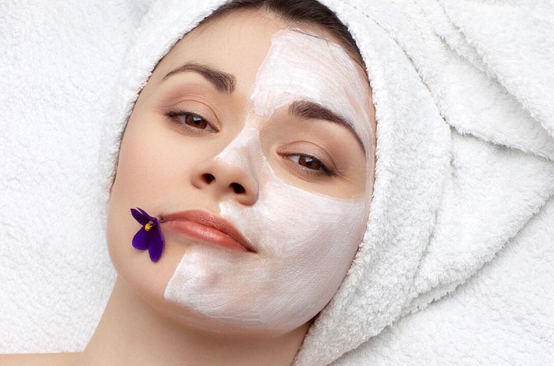 Firming mask based on proteins and sour cream for the face from 45 years of age. 